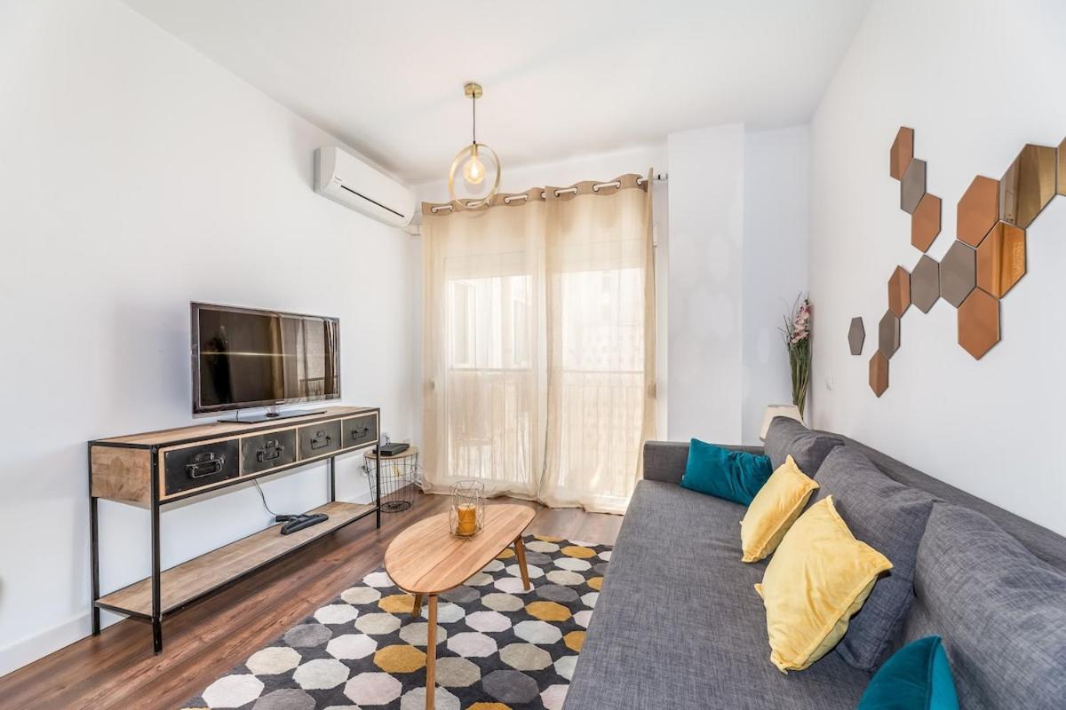 C29 - Trendy Central Apartment With Small Parking And Terrace Málaga Eksteriør billede